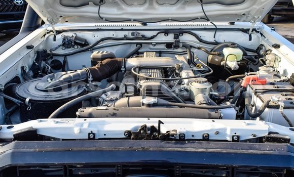 Acheter Neuf Voiture Toyota Land Cruiser Blanc à Butha Buthe, Butha-Buthe Acheter Neuf Voiture Toyota Land Cruiser Blanc à Butha Buthe, Butha-Buthe