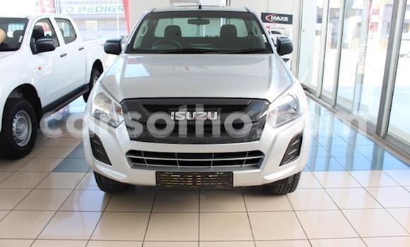 Sayi Na hannu Isuzu KB White Mota in Thaba–Tseka a Mafeteng Sayi Na hannu Isuzu KB White Mota in Thaba–Tseka a Mafeteng