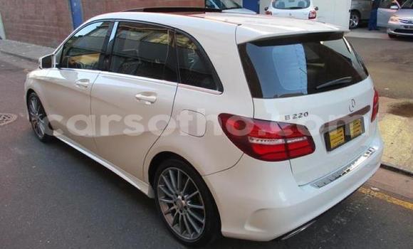 Sayi Na hannu Mercedes-Benz B-klasse White Mota in Mokhotlong a Berea Sayi Na hannu Mercedes-Benz B-klasse White Mota in Mokhotlong a Berea