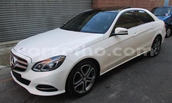 Acheter Occasion Voiture Mercedes-Benz E–Class Blanc à Mokhotlong, Berea Acheter Occasion Voiture Mercedes-Benz E–Class Blanc à Mokhotlong, Berea