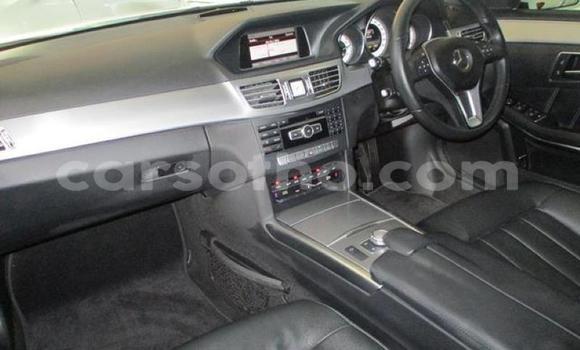 Acheter Occasion Voiture Mercedes-Benz E–Class Blanc à Mokhotlong, Berea Acheter Occasion Voiture Mercedes-Benz E–Class Blanc à Mokhotlong, Berea