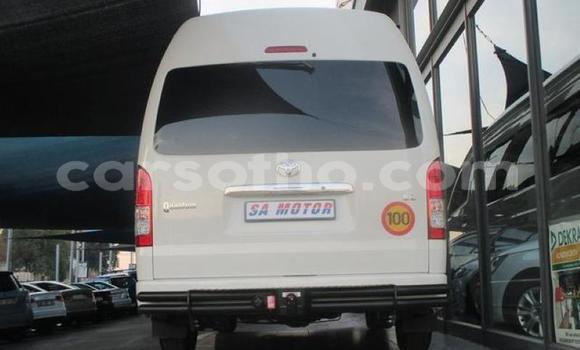 Sayi Na hannu Toyota Hiace White Mota in Maseru a Maseru Sayi Na hannu Toyota Hiace White Mota in Maseru a Maseru