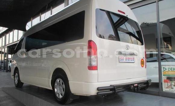 Sayi Na hannu Toyota Hiace White Mota in Maseru a Maseru Sayi Na hannu Toyota Hiace White Mota in Maseru a Maseru