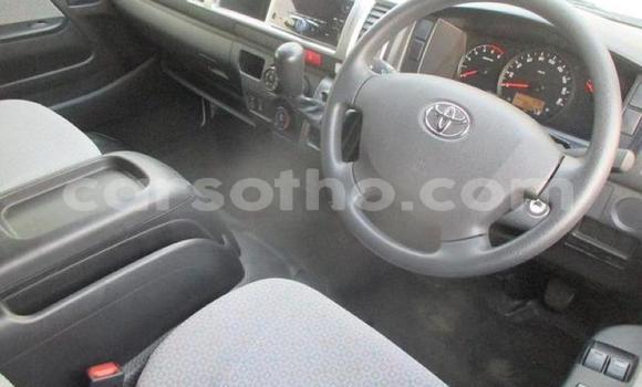 Sayi Na hannu Toyota Hiace White Mota in Maseru a Maseru Sayi Na hannu Toyota Hiace White Mota in Maseru a Maseru