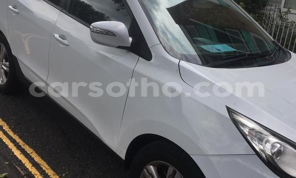 Buy New Hyundai Centennial White Car in Thaba–Tseka in Mafeteng Buy New Hyundai Centennial White Car in Thaba–Tseka in Mafeteng