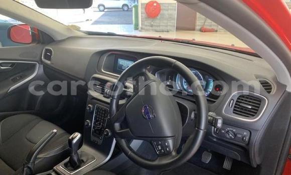 Acheter Occasion Voiture Volvo V40 Rouge à Hlotse, Leribe Acheter Occasion Voiture Volvo V40 Rouge à Hlotse, Leribe