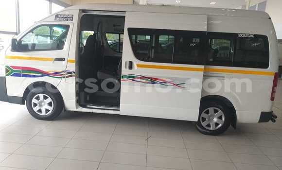Buy Used Toyota Hiace White Car in Mokhotlong in Berea Buy Used Toyota Hiace White Car in Mokhotlong in Berea
