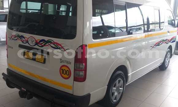 Buy Used Toyota Hiace White Car in Mokhotlong in Berea Buy Used Toyota Hiace White Car in Mokhotlong in Berea