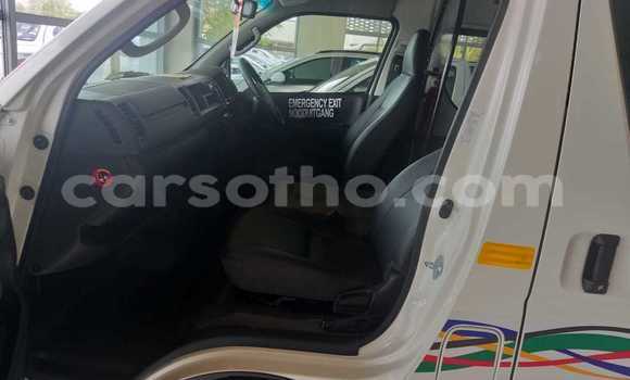 Buy Used Toyota Hiace White Car in Mokhotlong in Berea Buy Used Toyota Hiace White Car in Mokhotlong in Berea