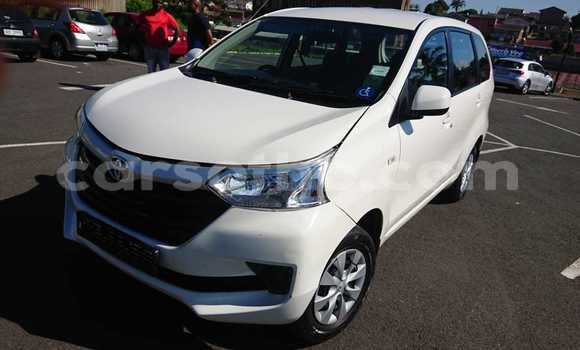 Buy Used Toyota Avanza White Car in Teyateyaneng in Berea Buy Used Toyota Avanza White Car in Teyateyaneng in Berea