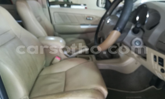 Acheter Occasion Voiture Toyota Prado Blanc à Hlotse, Leribe Acheter Occasion Voiture Toyota Prado Blanc à Hlotse, Leribe