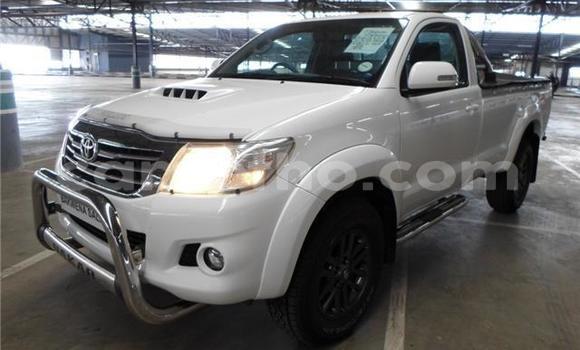 Sayi Na hannu Toyota Pickup White Mota in Hlotse a Leribe Sayi Na hannu Toyota Pickup White Mota in Hlotse a Leribe