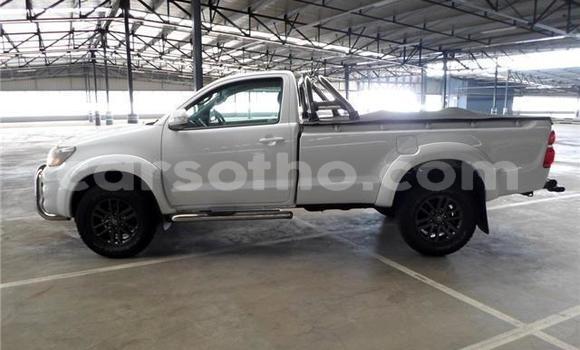Sayi Na hannu Toyota Pickup White Mota in Hlotse a Leribe Sayi Na hannu Toyota Pickup White Mota in Hlotse a Leribe