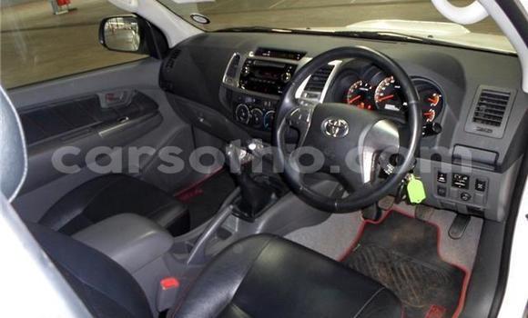 Sayi Na hannu Toyota Pickup White Mota in Hlotse a Leribe Sayi Na hannu Toyota Pickup White Mota in Hlotse a Leribe