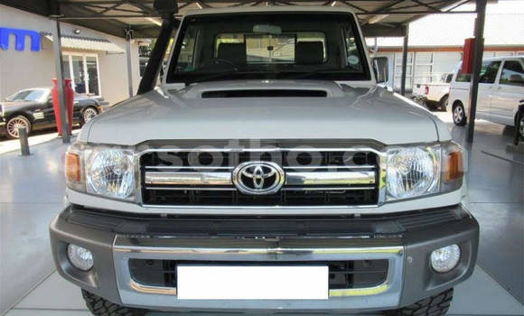 اشتري مستعمل Toyota Land Cruiser White سيارة في Hlotse في Leribe اشتري مستعمل Toyota Land Cruiser White سيارة في Hlotse في Leribe
