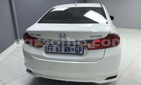 اشتري مستعمل Honda Ballade White سيارة في Hlotse في Leribe اشتري مستعمل Honda Ballade White سيارة في Hlotse في Leribe
