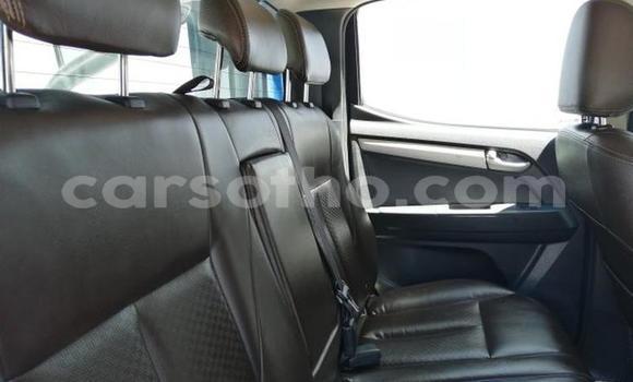 Acheter Occasion Voiture Isuzu KB Bleu à Thaba–Tseka, Mafeteng Acheter Occasion Voiture Isuzu KB Bleu à Thaba–Tseka, Mafeteng