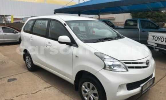 Buy Used Toyota Avanza White Car in Quthing in Butha-Buthe Buy Used Toyota Avanza White Car in Quthing in Butha-Buthe