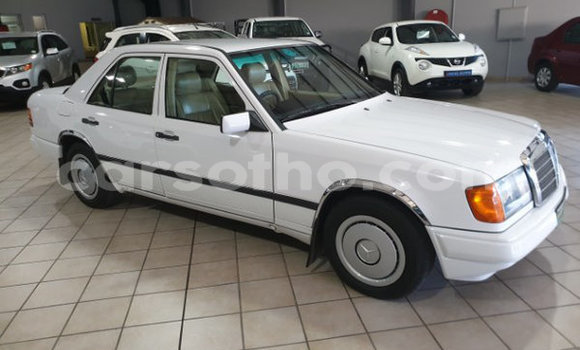 Sayi Na hannu Mercedes-Benz 290 White Mota in Maseru a Maseru Sayi Na hannu Mercedes-Benz 290 White Mota in Maseru a Maseru