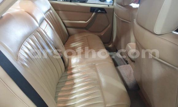 Sayi Na hannu Mercedes-Benz 290 White Mota in Maseru a Maseru Sayi Na hannu Mercedes-Benz 290 White Mota in Maseru a Maseru