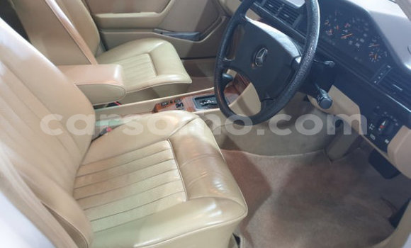 Sayi Na hannu Mercedes-Benz 290 White Mota in Maseru a Maseru Sayi Na hannu Mercedes-Benz 290 White Mota in Maseru a Maseru