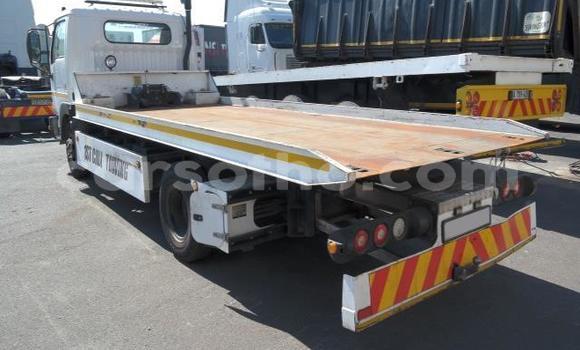 Sayi Na hannu Nissan UD White Babbar mota in Maseru a Maseru Sayi Na hannu Nissan UD White Babbar mota in Maseru a Maseru