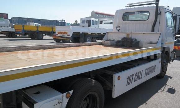 Sayi Na hannu Nissan UD White Babbar mota in Maseru a Maseru Sayi Na hannu Nissan UD White Babbar mota in Maseru a Maseru