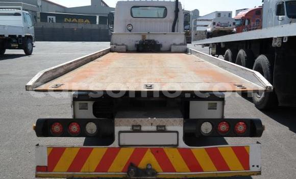 Sayi Na hannu Nissan UD White Babbar mota in Maseru a Maseru Sayi Na hannu Nissan UD White Babbar mota in Maseru a Maseru