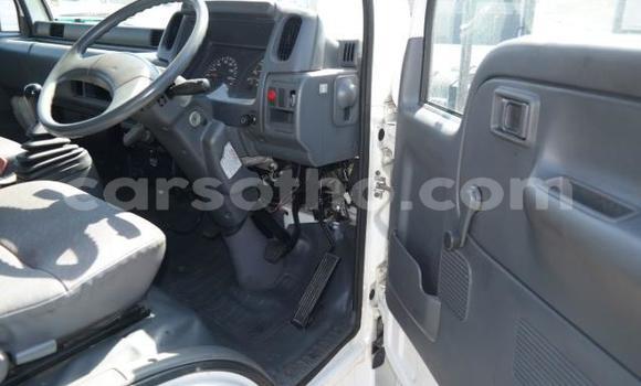 Sayi Na hannu Nissan UD White Babbar mota in Maseru a Maseru Sayi Na hannu Nissan UD White Babbar mota in Maseru a Maseru