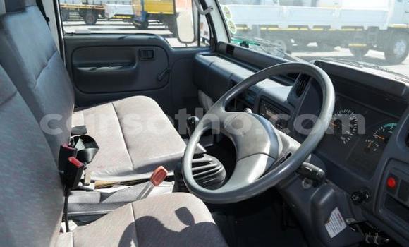 Sayi Na hannu Nissan UD White Babbar mota in Maseru a Maseru Sayi Na hannu Nissan UD White Babbar mota in Maseru a Maseru