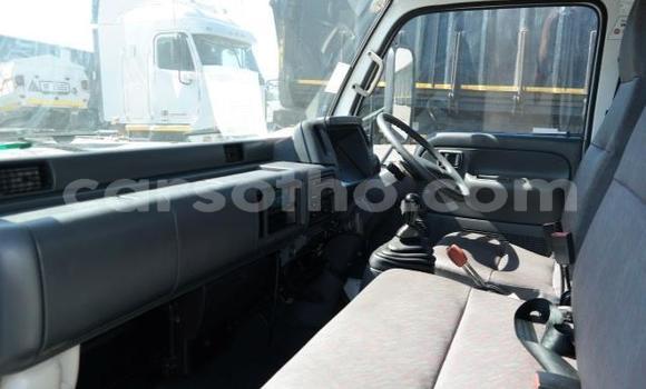 Sayi Na hannu Nissan UD White Babbar mota in Maseru a Maseru Sayi Na hannu Nissan UD White Babbar mota in Maseru a Maseru