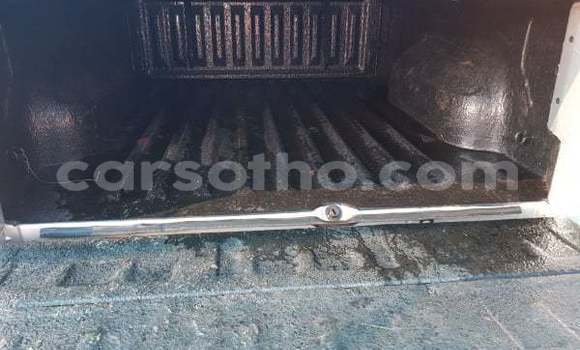 Sayi Na hannu Chevrolet Corsa Silver Mota in Maputsoa a Leribe Sayi Na hannu Chevrolet Corsa Silver Mota in Maputsoa a Leribe