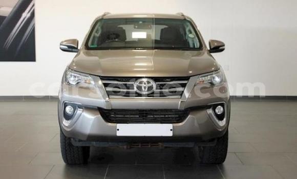 Acheter Occasion Voiture Toyota Fortuner Beige à Maseru, Maseru Acheter Occasion Voiture Toyota Fortuner Beige à Maseru, Maseru