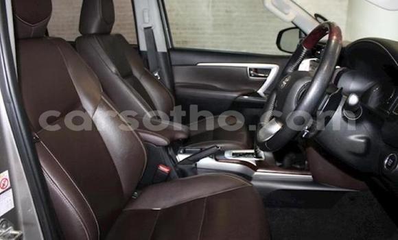 Acheter Occasion Voiture Toyota Fortuner Beige à Maseru, Maseru Acheter Occasion Voiture Toyota Fortuner Beige à Maseru, Maseru