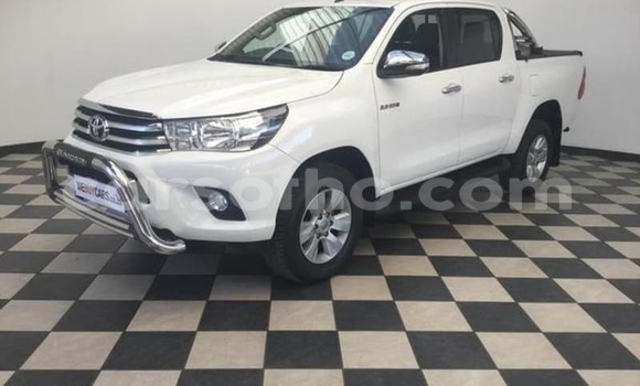 Acheter Occasion Voiture Toyota Hilux Blanc à Qacha's Nek, Quthing Acheter Occasion Voiture Toyota Hilux Blanc à Qacha's Nek, Quthing