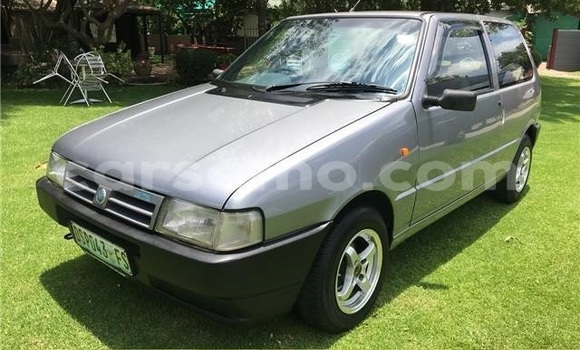 Sayi Na hannu Fiat Uno Silver Mota in Maseru a Maseru