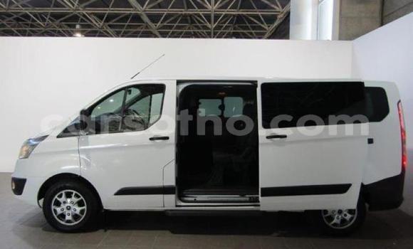 Sayi Na hannu Ford Tourneo Custom White Mota in Hlotse a Leribe Sayi Na hannu Ford Tourneo Custom White Mota in Hlotse a Leribe