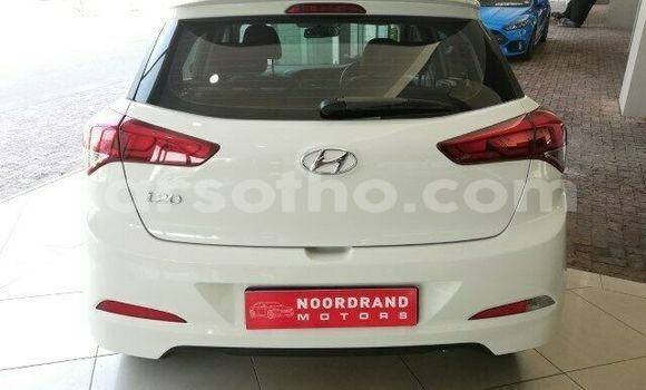 Acheter Occasion Voiture Hyundai i20 Blanc à Butha–Buthe, Thaba-Tseka Acheter Occasion Voiture Hyundai i20 Blanc à Butha–Buthe, Thaba-Tseka