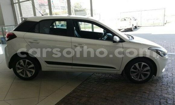 Acheter Occasion Voiture Hyundai i20 Blanc à Butha–Buthe, Thaba-Tseka Acheter Occasion Voiture Hyundai i20 Blanc à Butha–Buthe, Thaba-Tseka