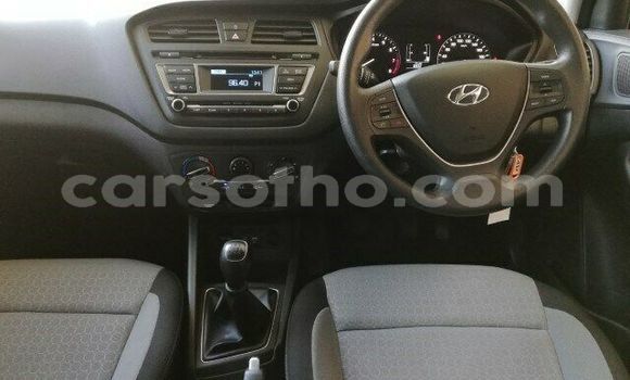 Acheter Occasion Voiture Hyundai i20 Blanc à Butha–Buthe, Thaba-Tseka Acheter Occasion Voiture Hyundai i20 Blanc à Butha–Buthe, Thaba-Tseka