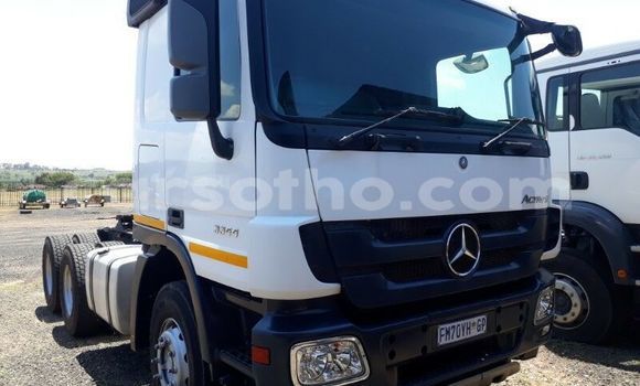 Acheter Occasion Voiture Mercedes-Benz 190 (W201) Blanc à Butha–Buthe, Thaba-Tseka Acheter Occasion Voiture Mercedes-Benz 190 (W201) Blanc à Butha–Buthe, Thaba-Tseka