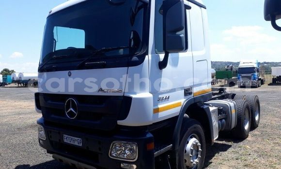 Acheter Occasion Voiture Mercedes-Benz 190 (W201) Blanc à Butha–Buthe, Thaba-Tseka Acheter Occasion Voiture Mercedes-Benz 190 (W201) Blanc à Butha–Buthe, Thaba-Tseka