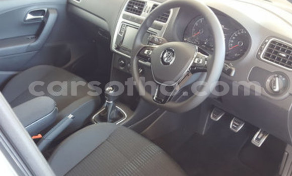 Sayi Na hannu Volkswagen Polo White Mota in Thaba–Tseka a Mafeteng Sayi Na hannu Volkswagen Polo White Mota in Thaba–Tseka a Mafeteng