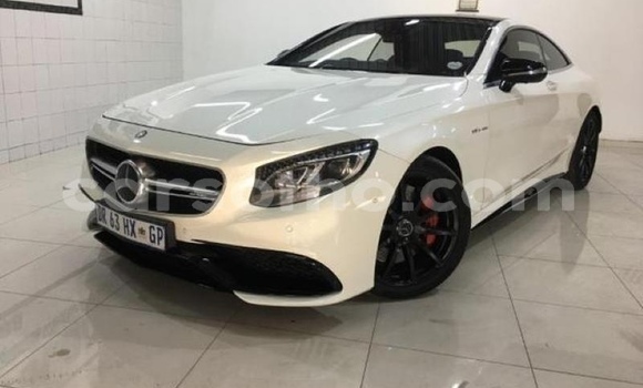 Sayi Na hannu Mercedes-Benz AMG GLE White Mota in Hlotse a Leribe Sayi Na hannu Mercedes-Benz AMG GLE White Mota in Hlotse a Leribe
