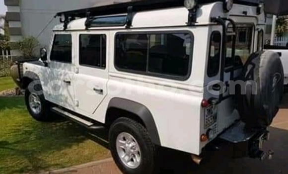 Acheter Occasion Voiture Land Rover Defender Blanc à Butha Buthe, Butha-Buthe Acheter Occasion Voiture Land Rover Defender Blanc à Butha Buthe, Butha-Buthe