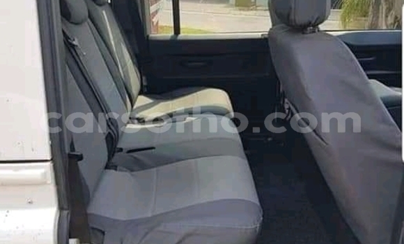 Acheter Occasion Voiture Land Rover Defender Blanc à Butha Buthe, Butha-Buthe Acheter Occasion Voiture Land Rover Defender Blanc à Butha Buthe, Butha-Buthe