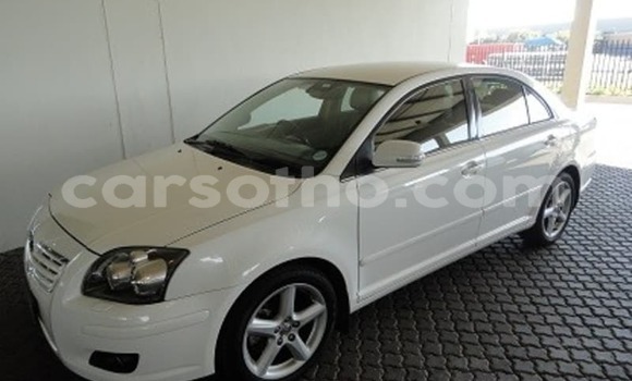 Sayi Na hannu Toyota Avensis White Mota in Maseru a Maseru Sayi Na hannu Toyota Avensis White Mota in Maseru a Maseru