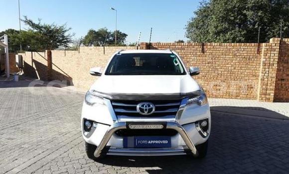 Buy Used Toyota Fortuner White Car in Maseru in Maseru Buy Used Toyota Fortuner White Car in Maseru in Maseru