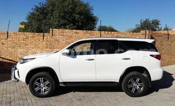 Buy Used Toyota Fortuner White Car in Maseru in Maseru Buy Used Toyota Fortuner White Car in Maseru in Maseru