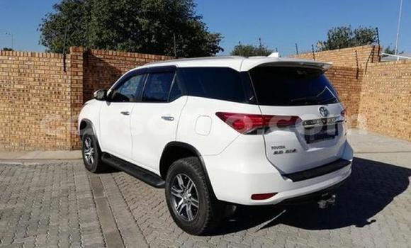 Buy Used Toyota Fortuner White Car in Maseru in Maseru Buy Used Toyota Fortuner White Car in Maseru in Maseru